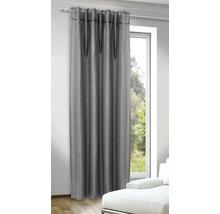 Blickdichter Vorhang am Fenster mit Faltenbandaufhängung