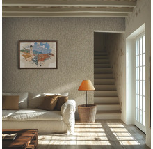 Wohnzimmer mit Couch, Gemälde und Treppe
