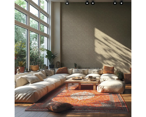 Helles Wohnzimmer mit großer Fensterfront, Ecksofa, Teppich und Holztisch