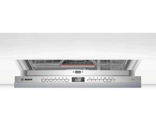 Bosch Geschirrspüler mit geöffneter Tür zur Hälfte.