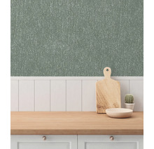 Dekoratives Interieur mit Tapete, Schneidebrett und Pflanze