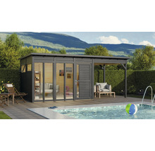 Modernes Gartenhaus aus Holz mit Pool und Terrasse für den Außenbereich