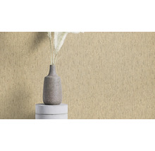 Beige Vliestapete mit linearem Muster und Vase als Dekoration