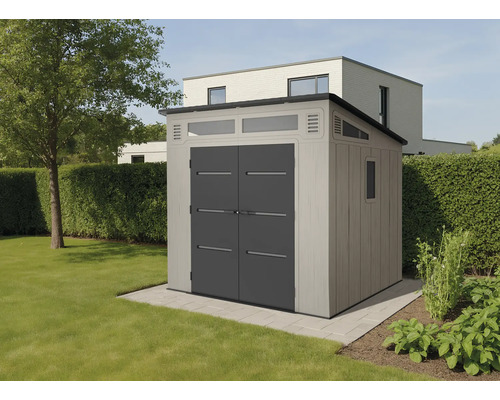 Gartenschuppen mit Doppeltür und Fenster im Garten