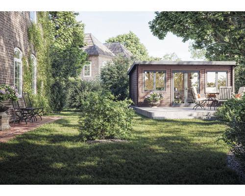 Garten mit Gartenhaus, Rasenfläche und Sitzgelegenheit