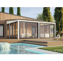 Modernes Gartenhaus mit Pool und Terrasse