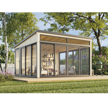 Gartenhaus mit Schiebetüren und Grill im Garten