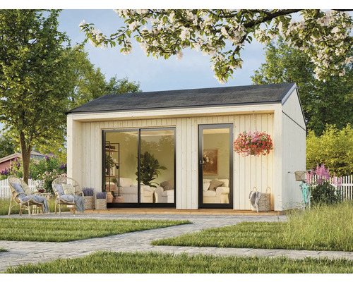 Gartenhaus mit Schiebetür und angrenzender Terrasse im Garten.