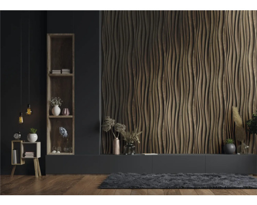 Wohnzimmer mit dunkler Wand, Holzregal, Holzvertäfelung und Dekoration