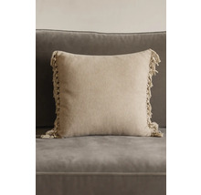 Quadratisches Zierkissen mit Fransen auf Couch