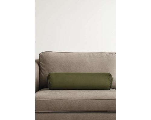 Zierkissenrolle auf Sofa