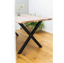 Esstisch mit Holzplatte und schwarzem Metallgestell im X-Design