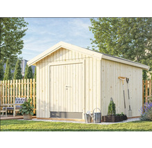 Holzgartenhaus mit Tür und Gartengeräten im Außenbereich