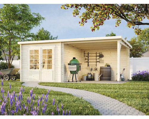 Garten mit Holzgartenhaus, Grill und Gartengeräten