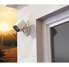 Außenkamera zur Überwachung an einer Hauswand montiert