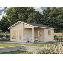 Holzgartenhaus mit überdachter Terrasse und Gartenmöbeln