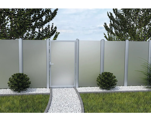 Gartenzaun mit Tor und Sichtschutz aus Glas