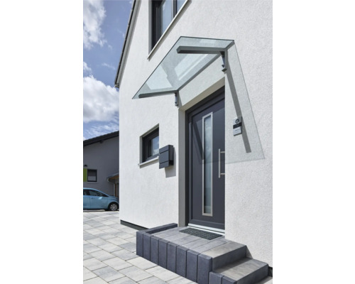 Hauseingang mit Vordach, Haustür, Briefkasten und Klingel