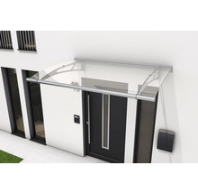 Vordach aus transparentem Material über einer Haustür.