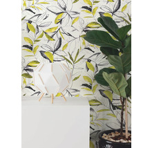 Moderne Vliestapete mit gelbem und schwarzem Blättermuster im Skizzenstil hinter einer weißen Lampe und einer grünen Zimmerpflanze.