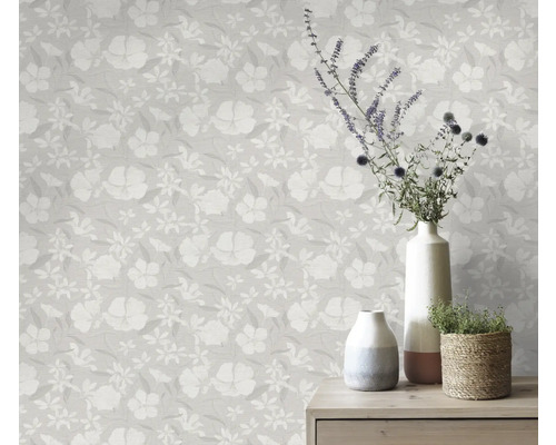 Tapete mit Blumenmuster im Interieur