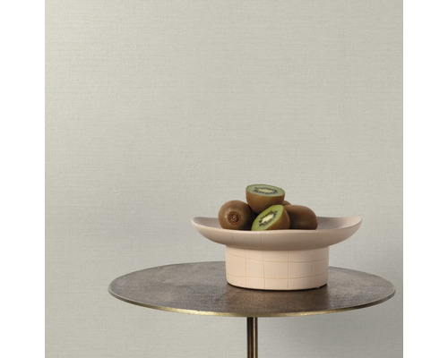 Dekorative Obstschale mit Kiwis auf einem Tisch