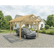 Holzcarport mit Auto vor Haus