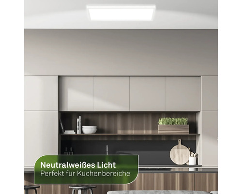 Rechteckige Deckenleuchte in einer modernen Küche
