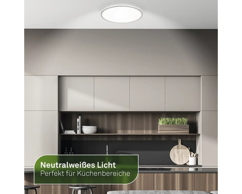 Runde Deckenleuchte in einem Küchenbereich