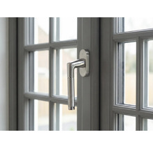 Nahaufnahme eines Fensters mit Fenstergriff