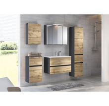 Modernes Badmöbel-Set in Eichenoptik und Anthrazit mit Waschtisch, Spiegelschrank, Hochschrank und Seitenschränken vor einer grauen Wand.