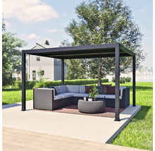 Gartenszene mit Pavillon, Lounge-Möbeln und Couchtisch auf einer Terrasse im Garten.