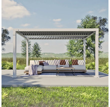 Szene mit einer Pergola über einer Loungegarnitur im Gartenbereich