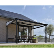 Terrasse mit Terrassenüberdachung und Sitzmöbeln