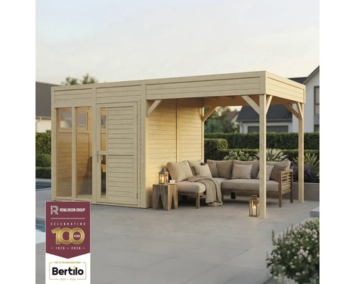 Gartenzimmer mit Lounge-Ecke und Geräteschuppen aus Holz