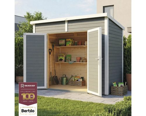 Gartenschuppen mit geöffneten Türen, Regalen und Gartengeräten