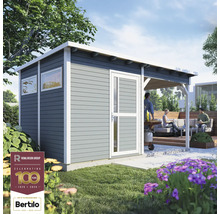 Gartenhaus mit Terrasse und sitzenden Personen im Garten