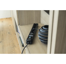 Steckdosenleiste im Innenraum