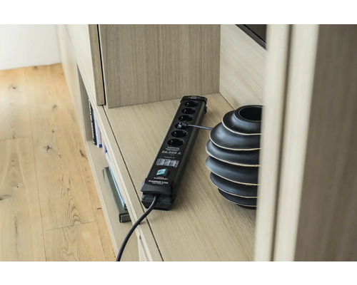 Steckdosenleiste im Innenraum