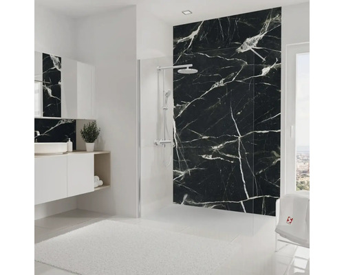 Modernes Badezimmer mit schwarzer Marmorwand, Duschkabine und Waschtisch