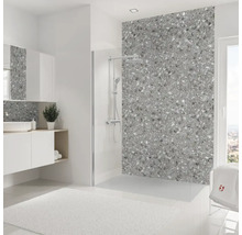 Modernes Badezimmer mit Dusche, Waschbecken und Spiegel