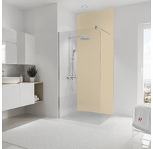 Badezimmer mit Duschabtrennung, Waschtisch und Spiegel