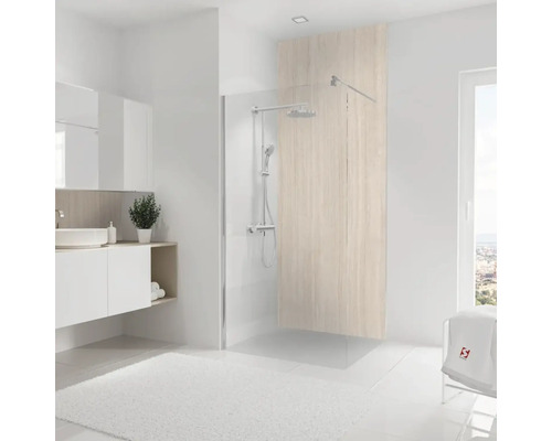 Modernes Badezimmer mit Duschabtrennung, Waschbecken und Badteppich