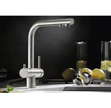 Küchenarmatur aus Metall mit hohem Auslauf