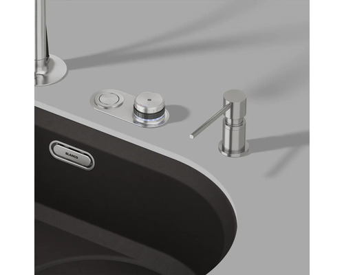 Spülbecken mit Spülmittelspender und Steuerungselementen