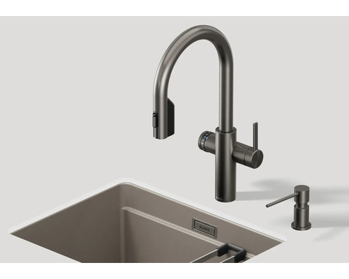 Küchenspüle mit Armatur und Spülmittelspender