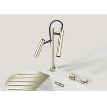 Küchenarmatur und Spüle mit Abtropffläche