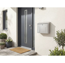 Haustür mit Briefkasten an einer Hauswand