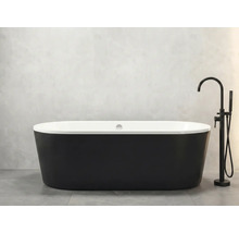 Freistehende Badewanne mit Armatur für Badezimmer