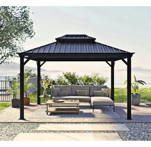 Pavillon mit Sofa, Tisch und Pflanzen für den Außenbereich